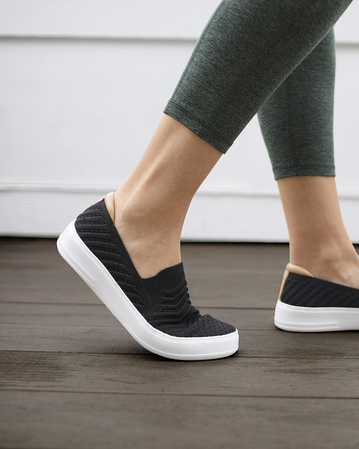 imageDearfoams Womens Sophie LoafersBlackWhite