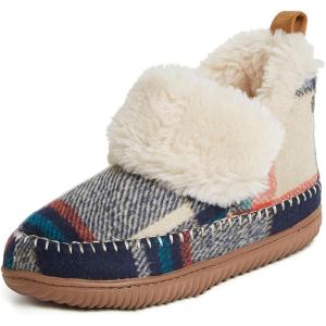 Dearfoams Women’s Moritz Mountain Energy Return Technology Bootie(Navy Plaid)
