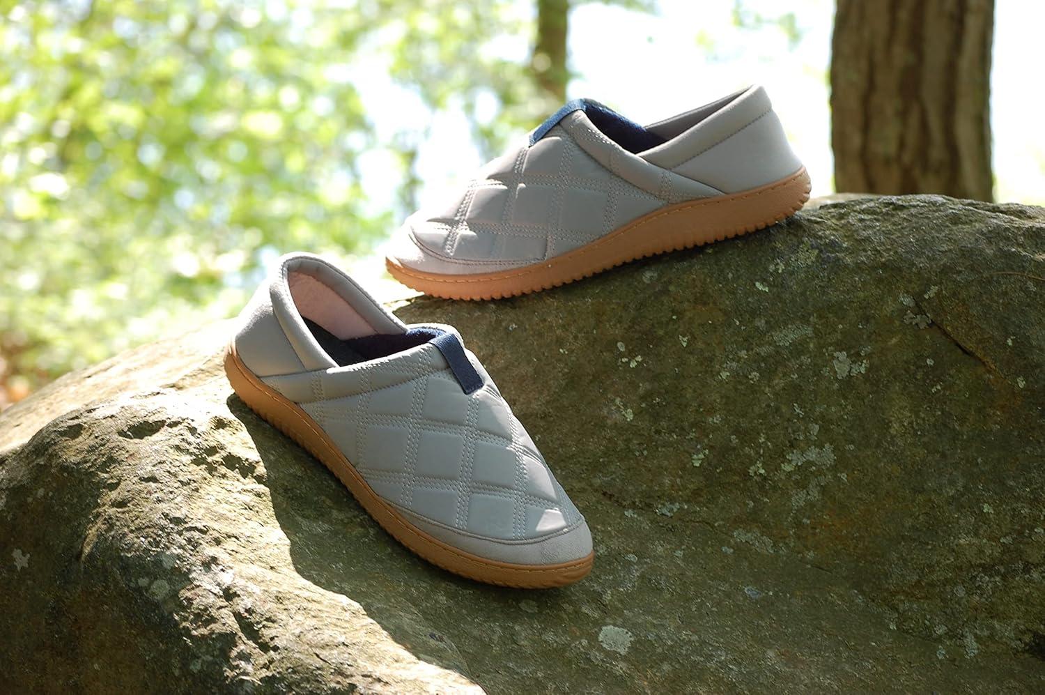 imageDearfoams Mens River Nylon Closed Back IndoorOutdoor Memory Foam Energy Return SlipperMedium Grey