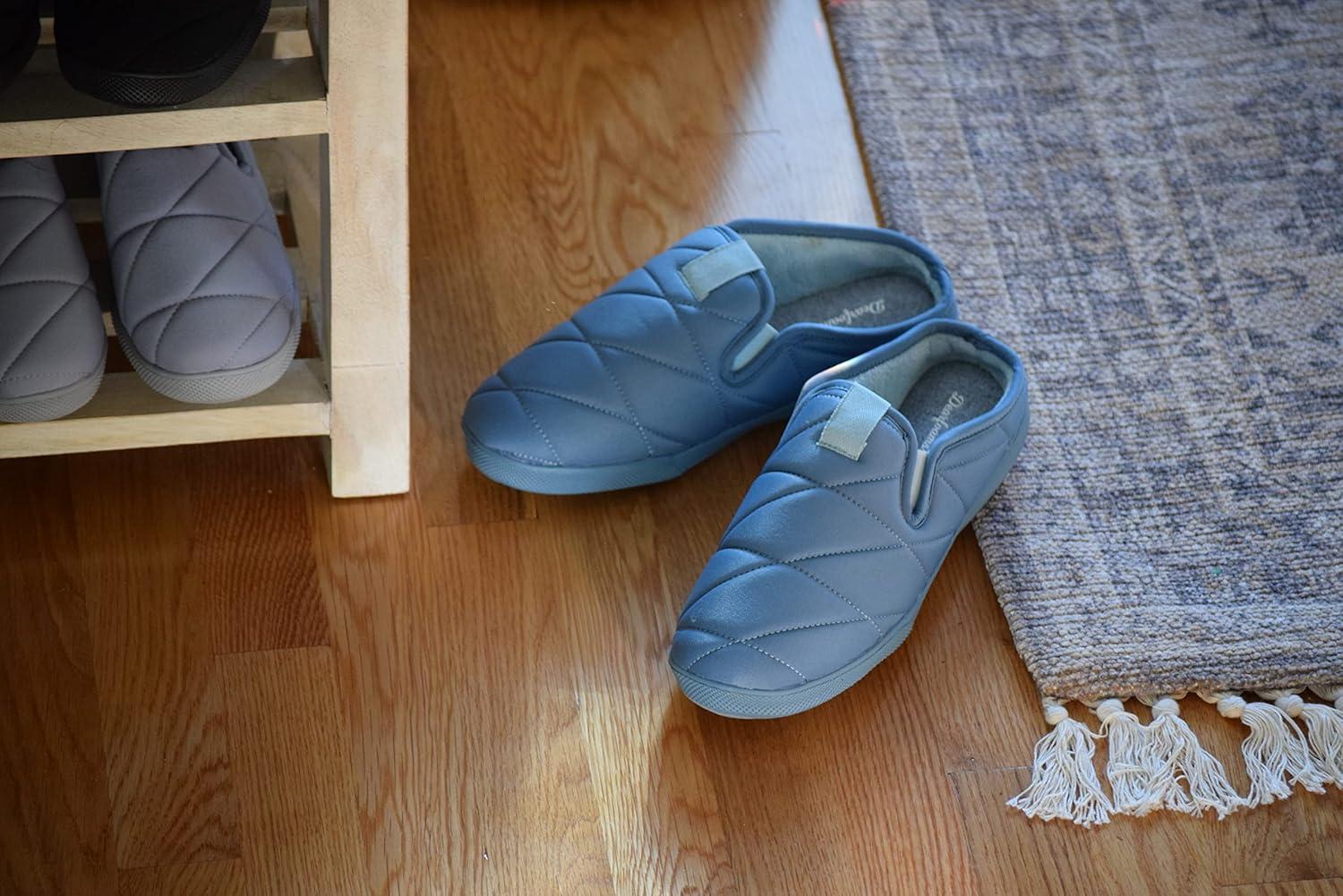 imageDearfoams Womens Kali Water Resistant Lightweight Clog SlipperEucalyptus
