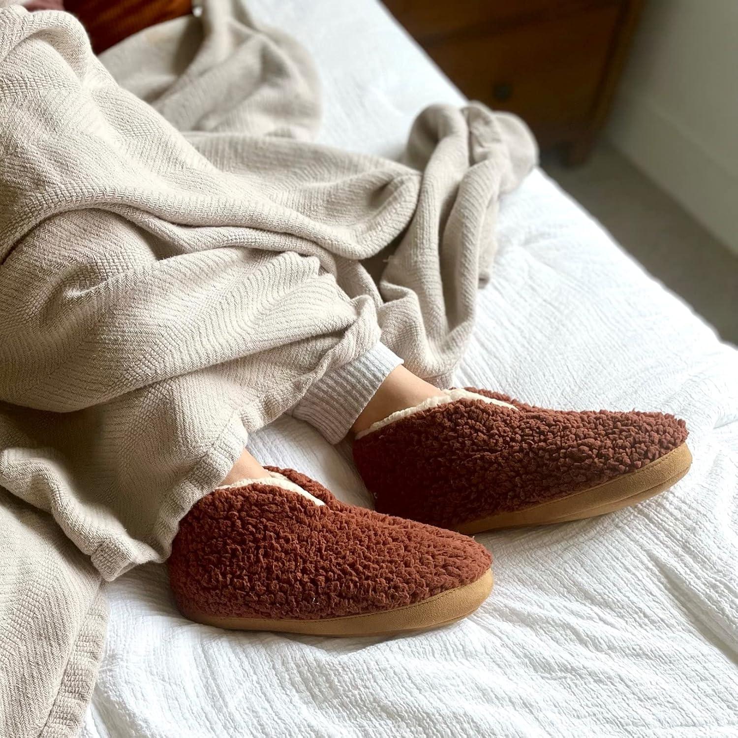 imageDearfoams womens Heritage Warm Up BootieRustic Brown Teddy
