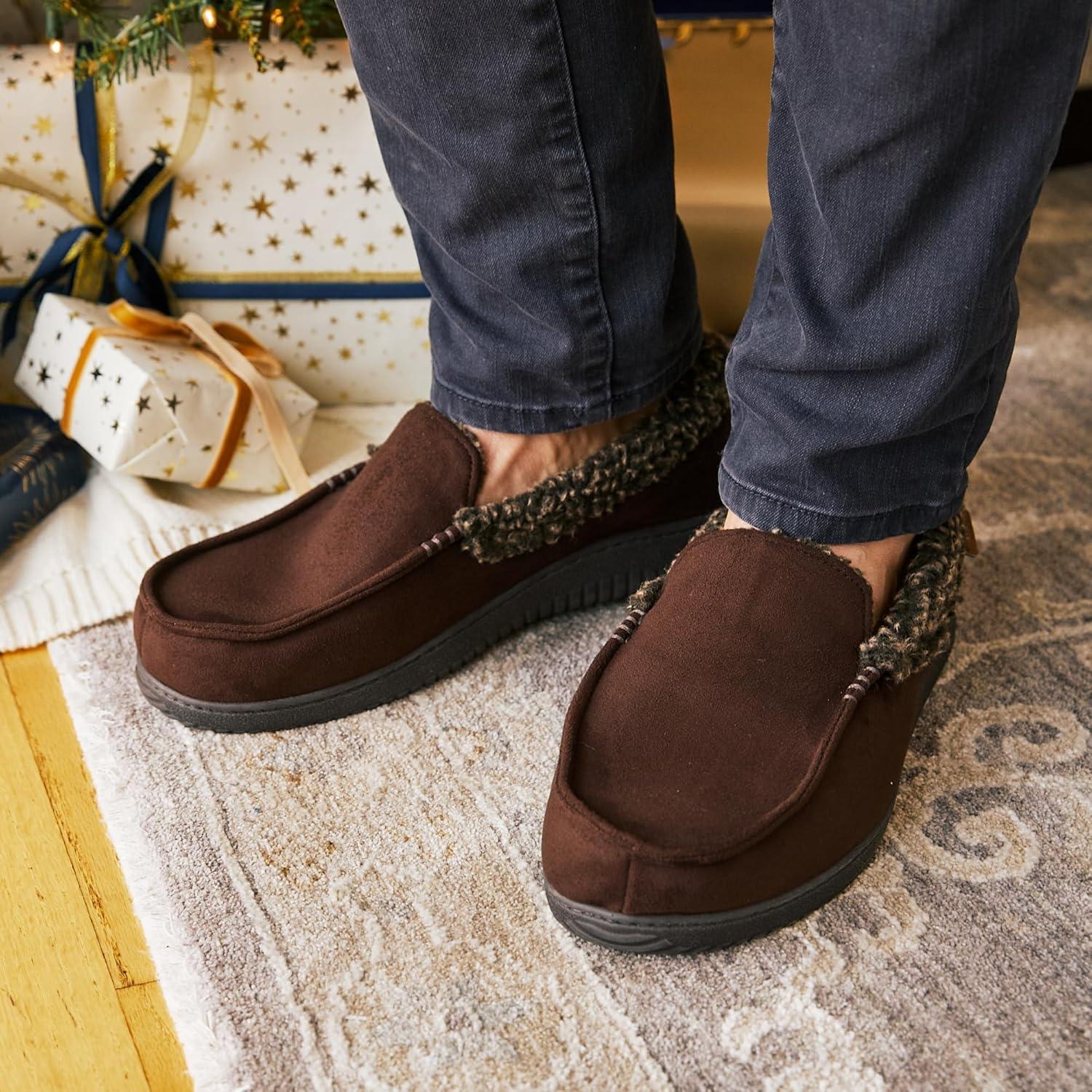 imageDearfoams MensAlexander Microsuede Moccasin with Berber Casing COFFEE S