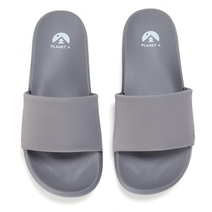Dearfoams Women’s Planet a Women’s Regnr8 Solo Slide(Medium Grey)
