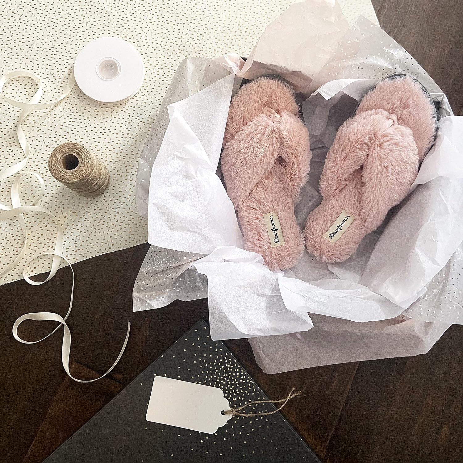image:imageDearfoams Womens Marie Furry ThongDusty Pink